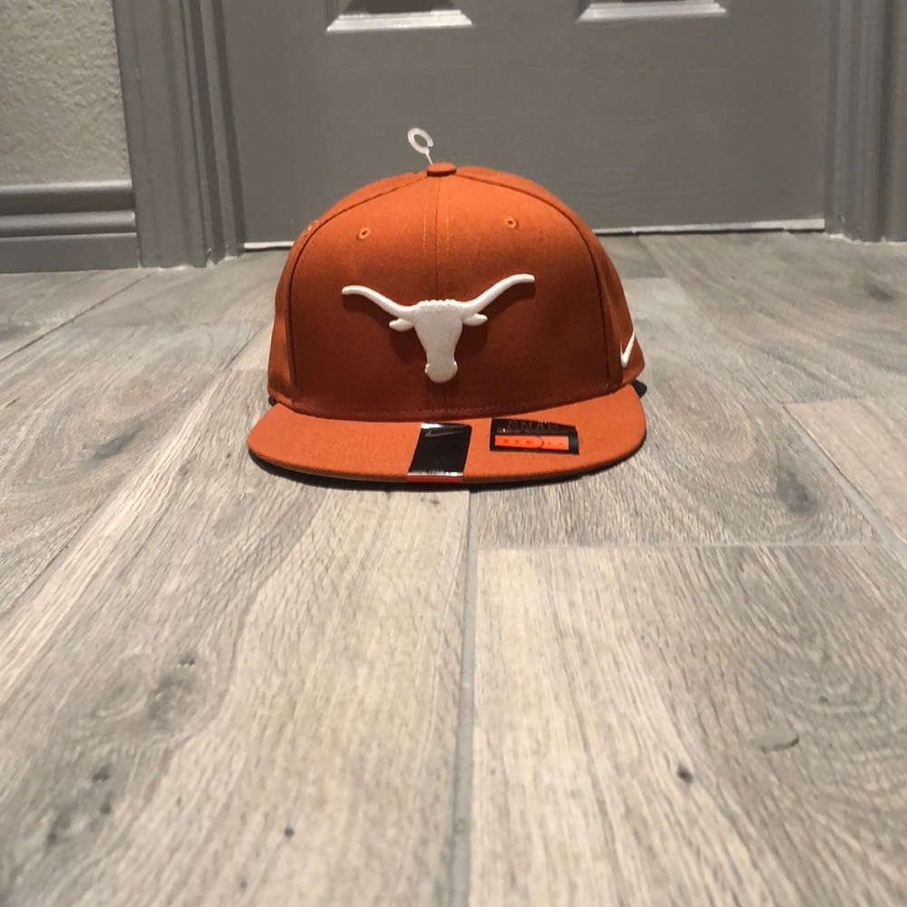 Brand new with tags Longhorns snap back